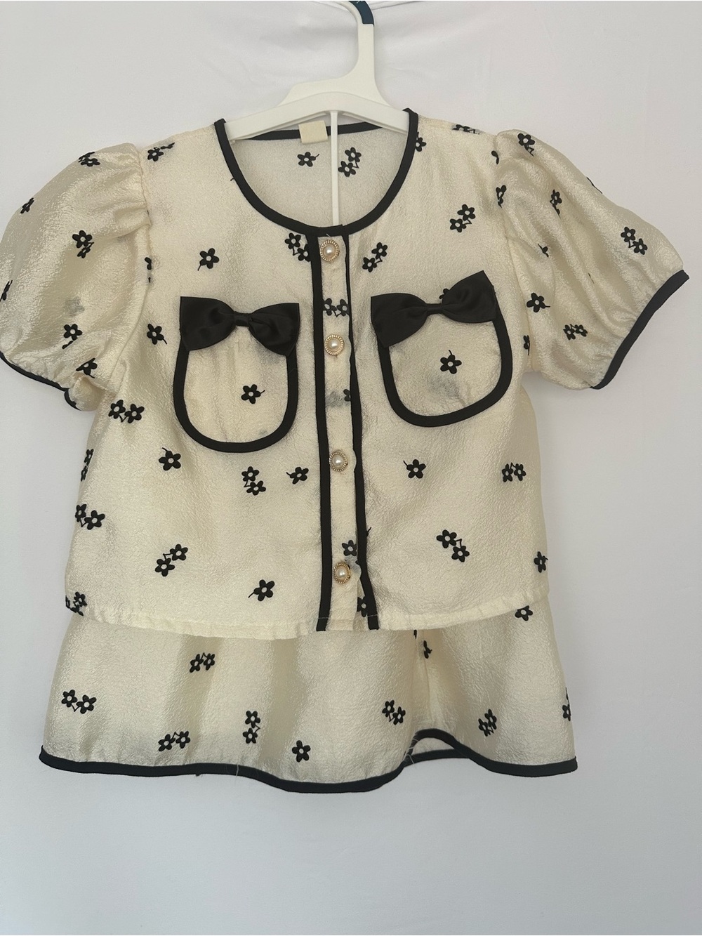 Cream & Black Bow-Accent Girls' Top - Kids Shirts & Tops